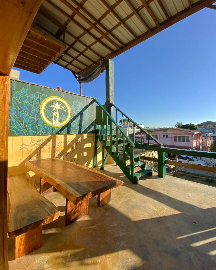Bella'S Backpackers Cayo Hostel San Ignacio Exterior photo